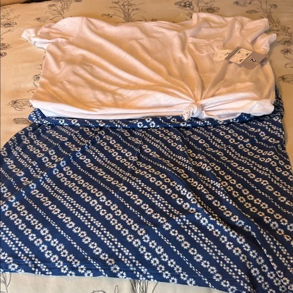 CUTE Spring Outfit - White Knot Front T-Shirt (NWT) & Maxi Skirt - 2XL - Picture 1 of 6